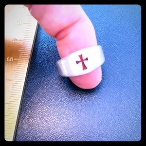 James Avery Sterling Silver across Ring Size 7